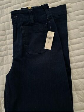 Maeve High Rise Jeans in Navy Denim. Size 26